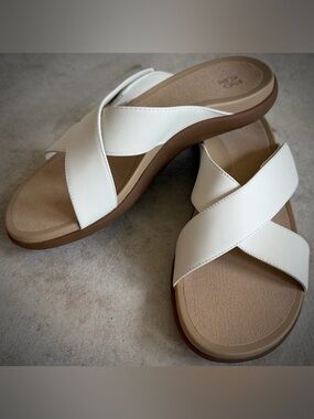 Laguna Slide Ivory Leather Sandals Adjustable Strap Size 9.5 Minimal